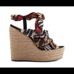 NWOB Schutz Peggy Wedge